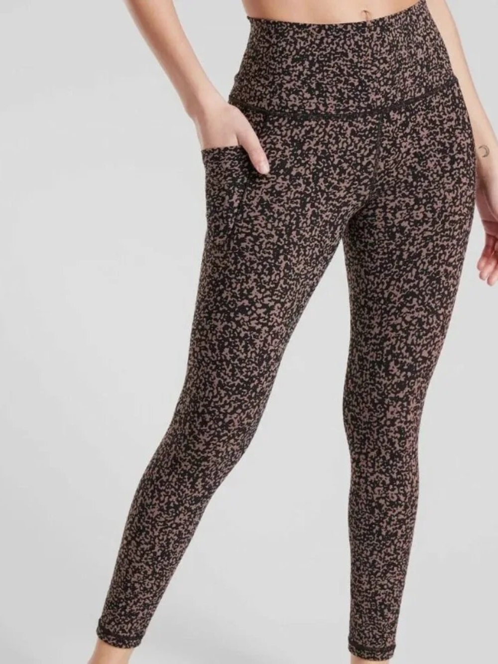 Athleta Salutation Stash Pocket II Gravel 7/8 Tight